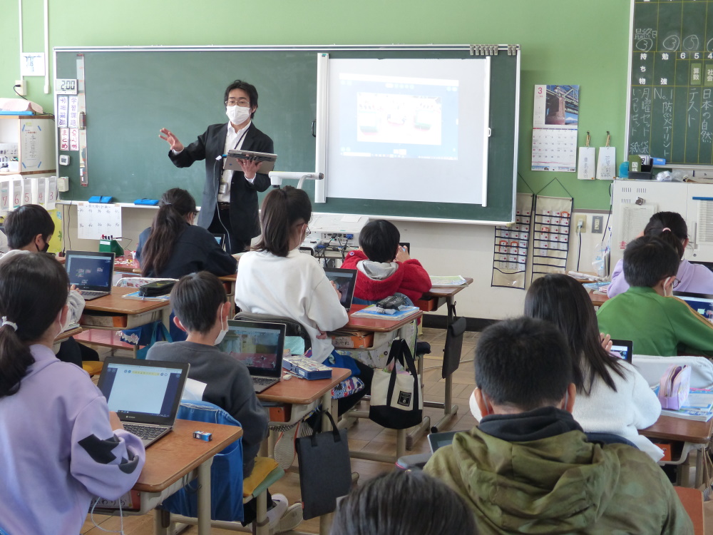 パナソニックIS、富士市の小中学校の教職員向けに1人1台PC環境を導入 校務用ネットワークと授業用ネットワークを1台で使える「二刀流」 こどもとIT