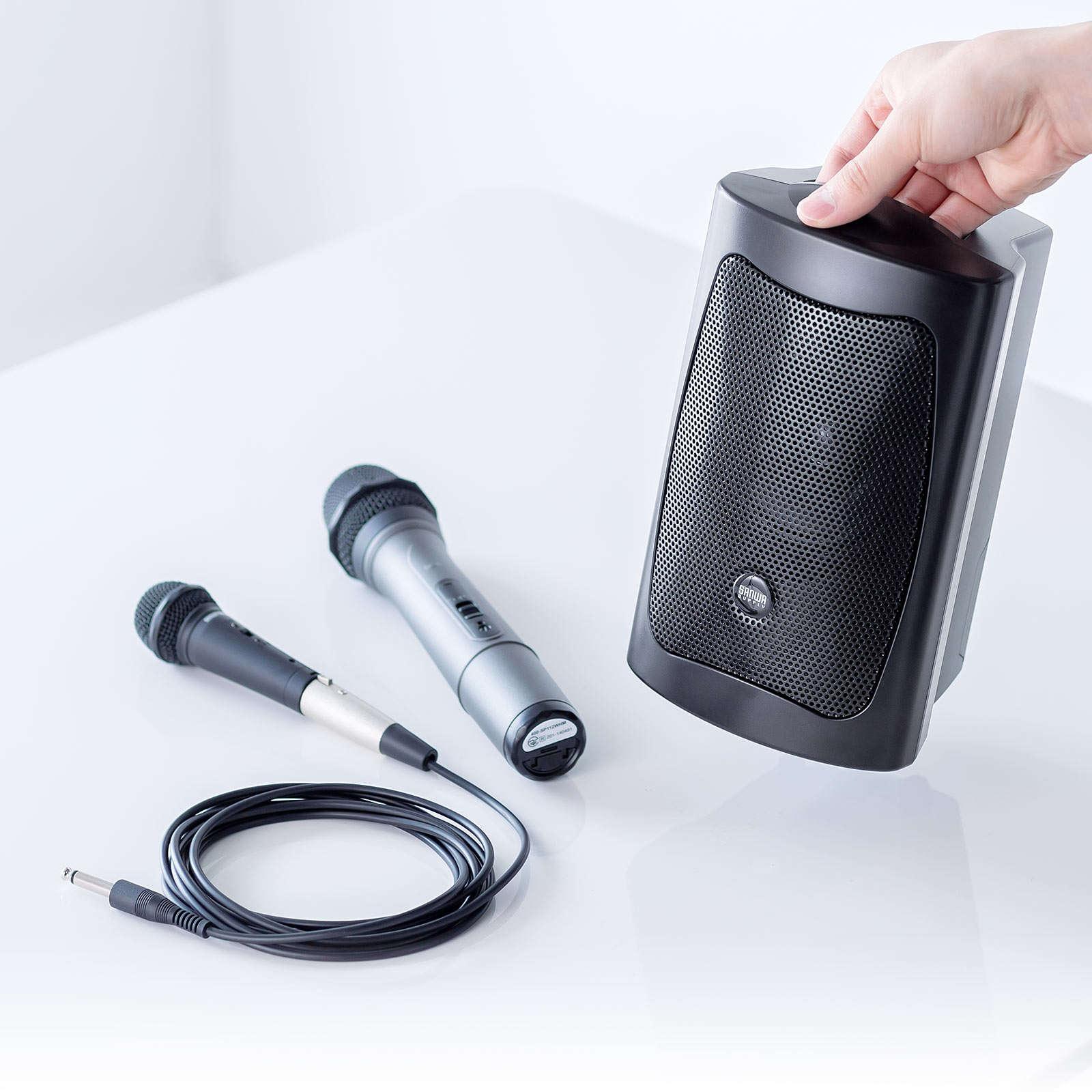 【希少】サンワサプライ ワイヤレスマイク付き拡声器スピーカー 400-SP055 mm-spamp4.jpg