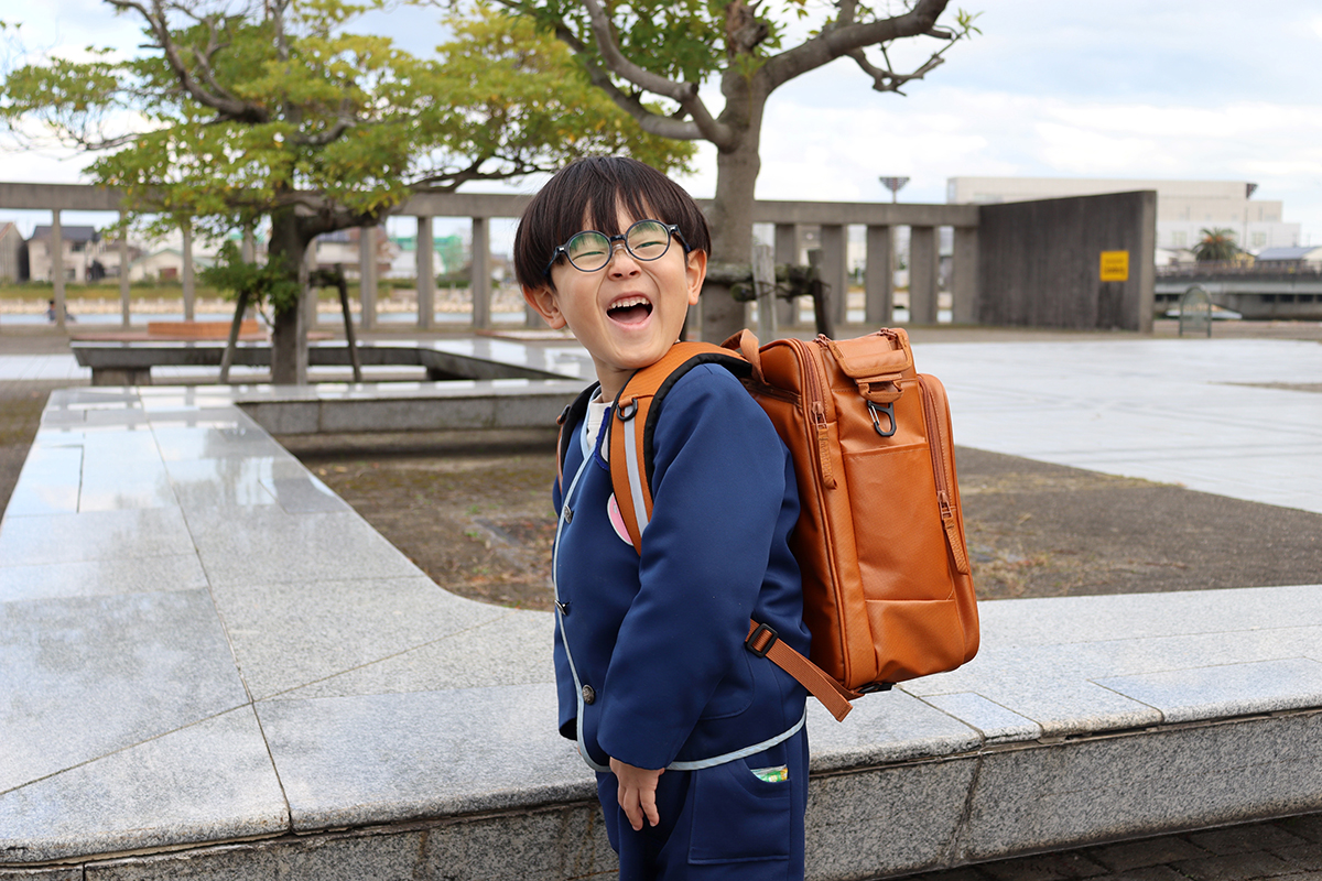 徳島県鳴門市、新小学1年生にモンベル製の通学用リュックサックを無償