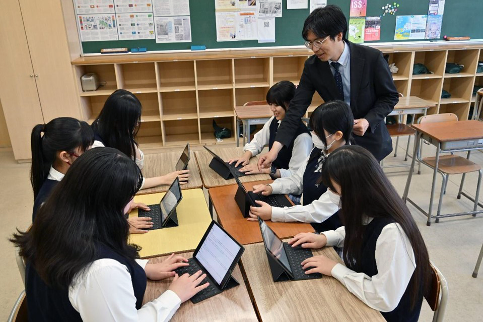 iPad 300台の管理を一新！ 富山国際大付属高校がMDMツール