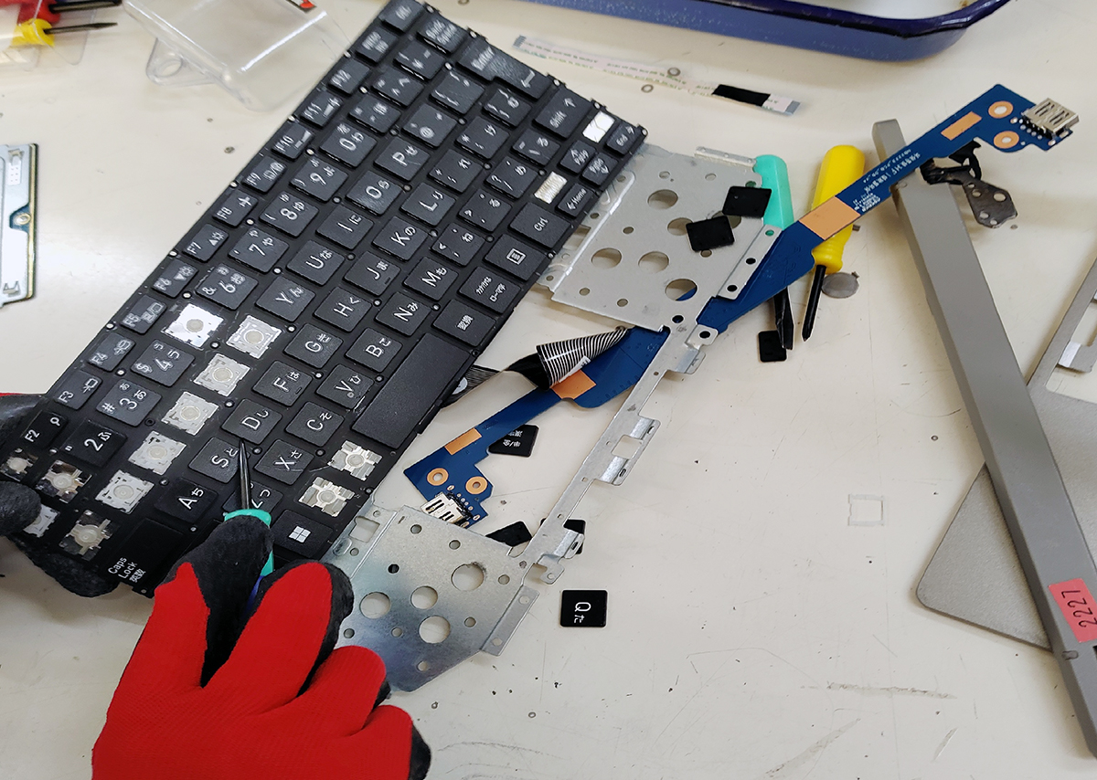 使用済みGIGA端末を教材に、大阪市の小学生が万博で体験学習