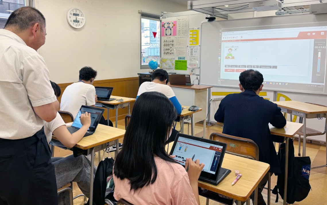 夜間中学が日本語学習に「すらら にほんご」を導入、開始2カ月で学習