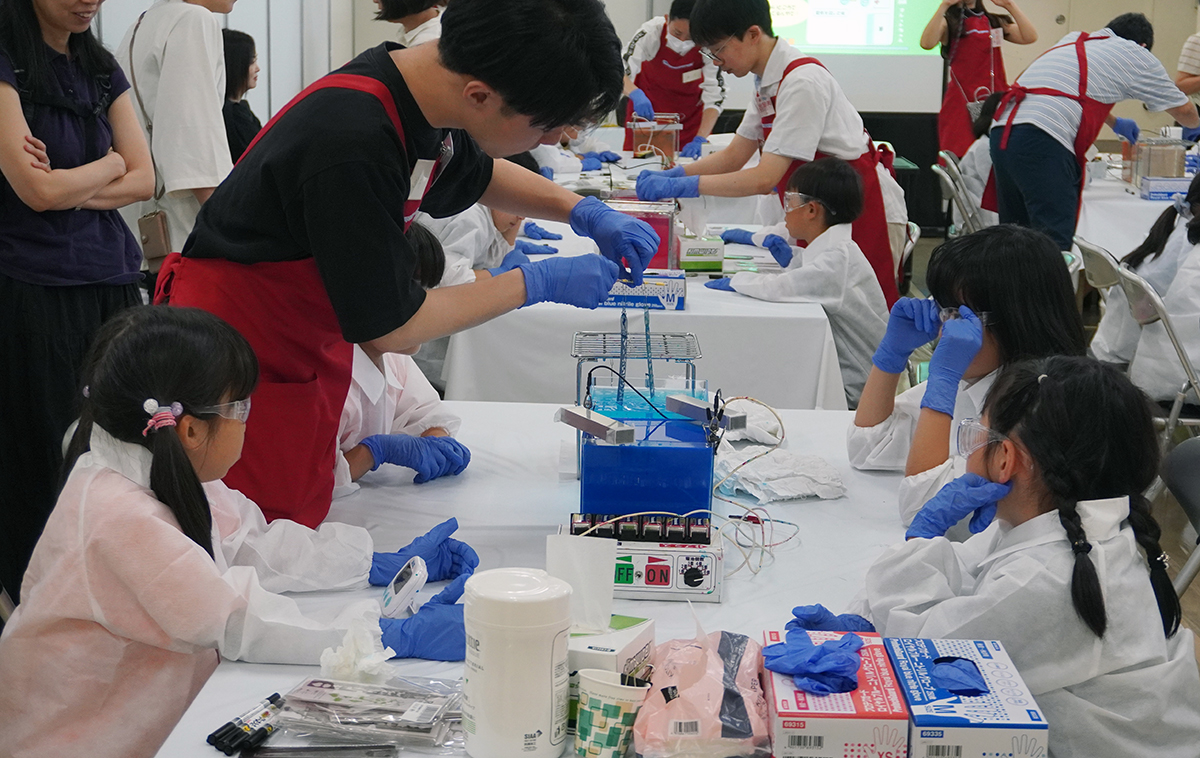 夏休み子ども化学実験ショー2026、8月1日・2日に無料開催 - こどもとIT
